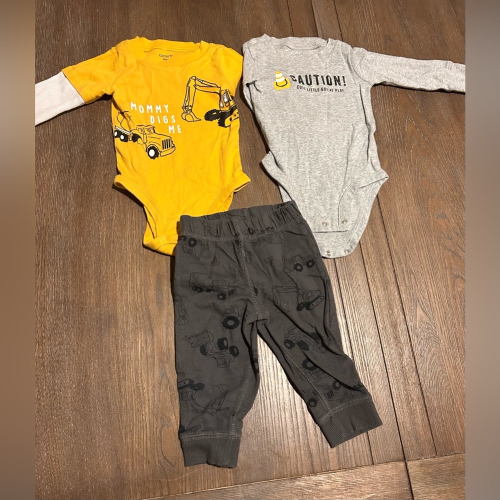 2-Piece Tractor Onesie and Matching Pants Set from Carter’s – Size 9 Months